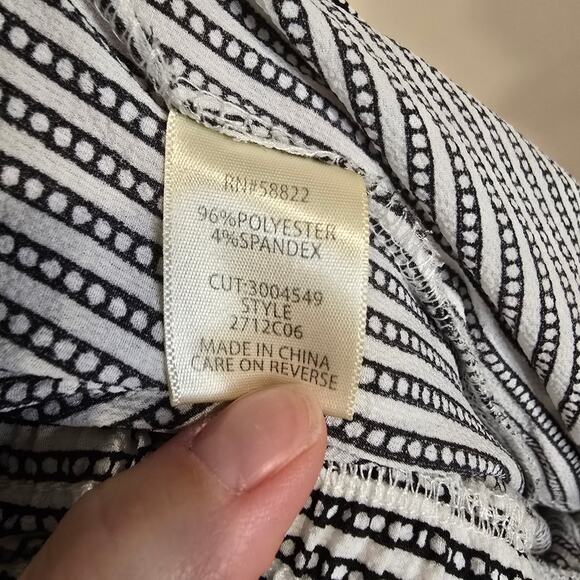 Women's Max Studio White & Black Lightweight Wide Leg Crop Pants | Size Large - Picture 10 of 10